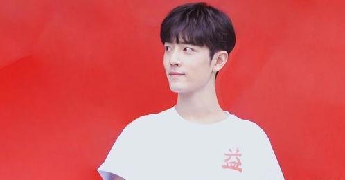 网红吃瓜男生是谁啊图片,他是谁?背后的故事与影响力 第3张 网红吃瓜男生是谁啊图片,他是谁?背后的故事与影响力 第3张