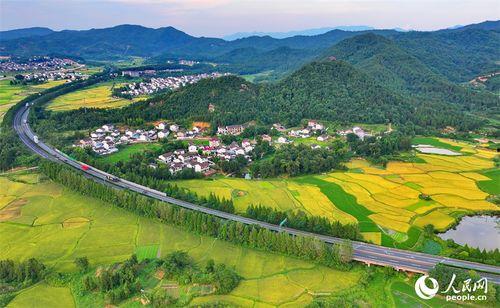 江西乡村道路爆料视频,爆料视频揭示真实路况 第2张 江西乡村道路爆料视频,爆料视频揭示真实路况 第2张