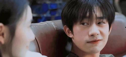 网红吃瓜拍小视频,揭秘娱乐圈幕后故事 第2张 网红吃瓜拍小视频,揭秘娱乐圈幕后故事 第2张