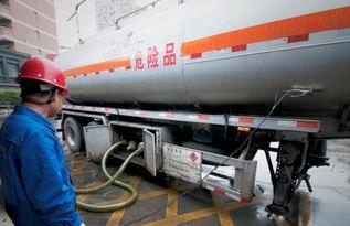 油罐车最早爆料视频