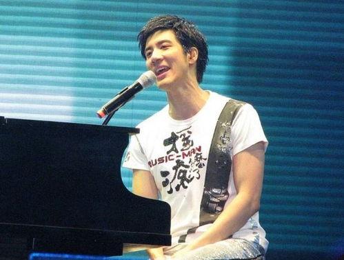 王力宏照片爆料视频播放,揭秘明星私生活背后的真相 第3张 王力宏照片爆料视频播放,揭秘明星私生活背后的真相 第3张